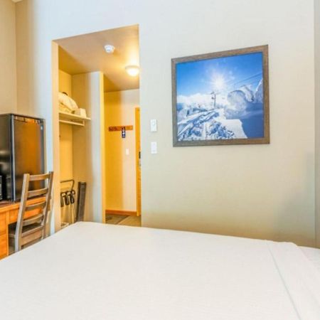 Cahilty Lodge Sun Peaks Extérieur photo