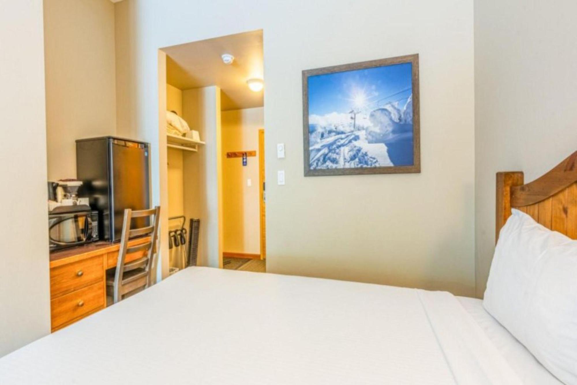 Cahilty Lodge Sun Peaks Extérieur photo
