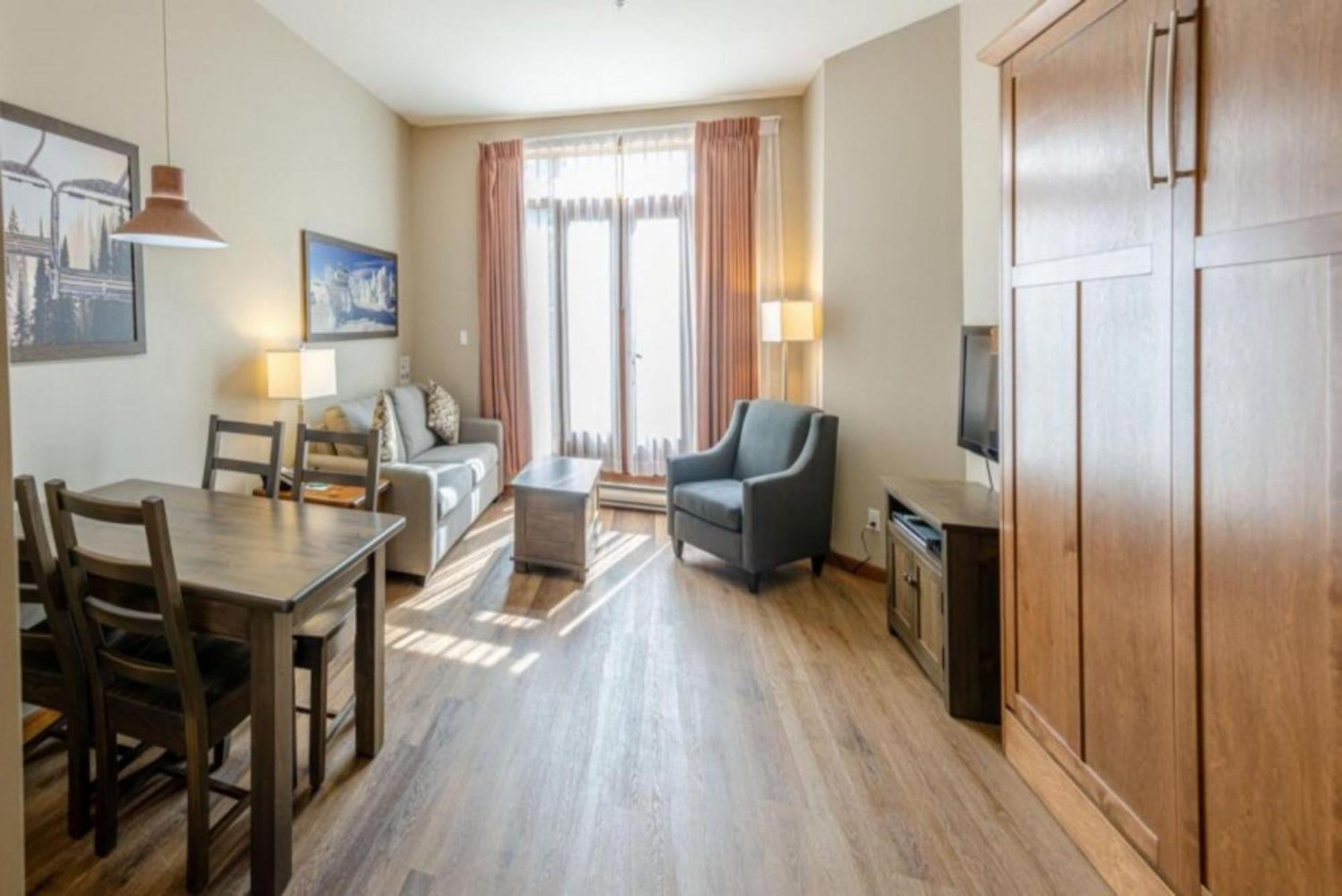 Cahilty Lodge Sun Peaks Extérieur photo