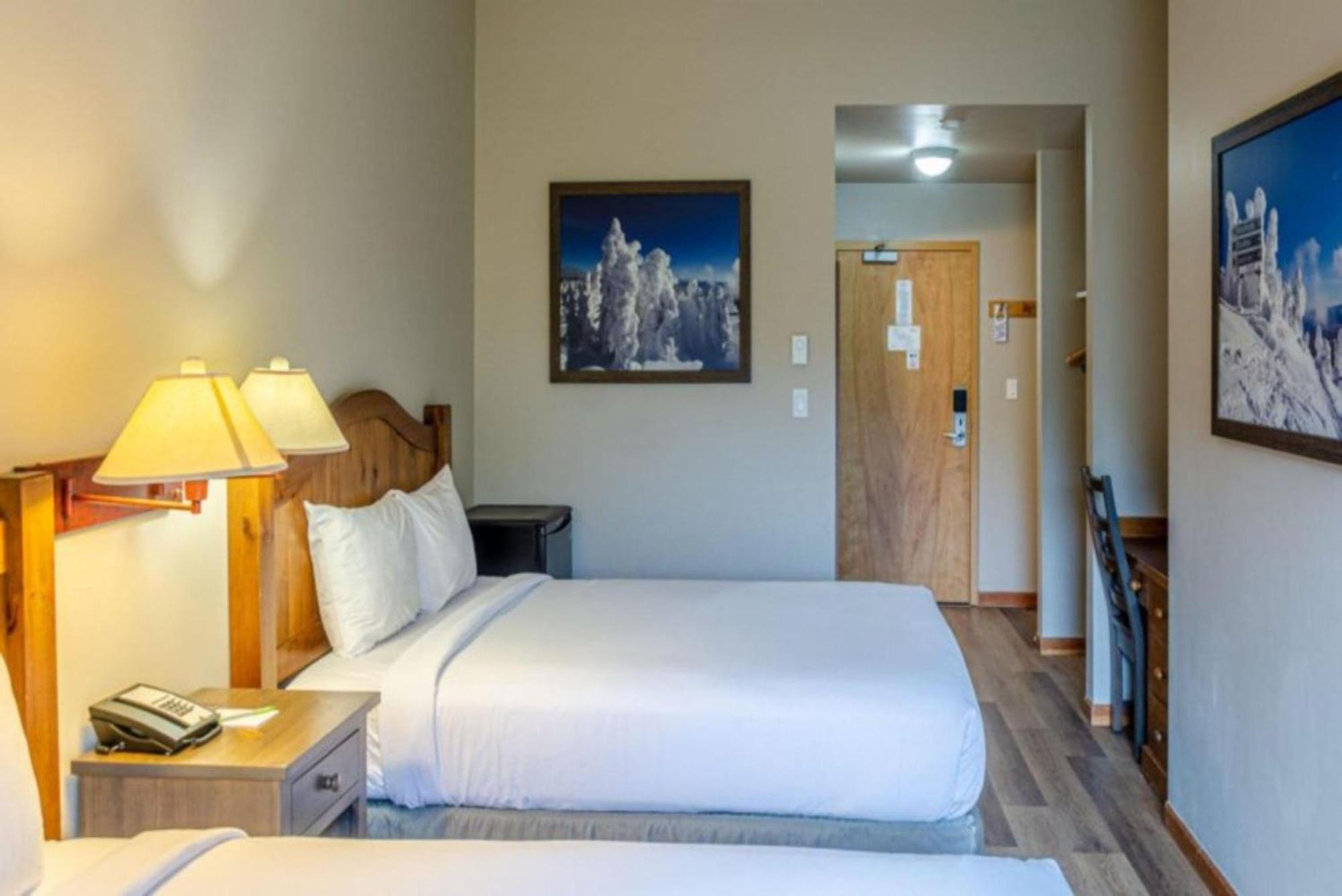 Cahilty Lodge Sun Peaks Extérieur photo