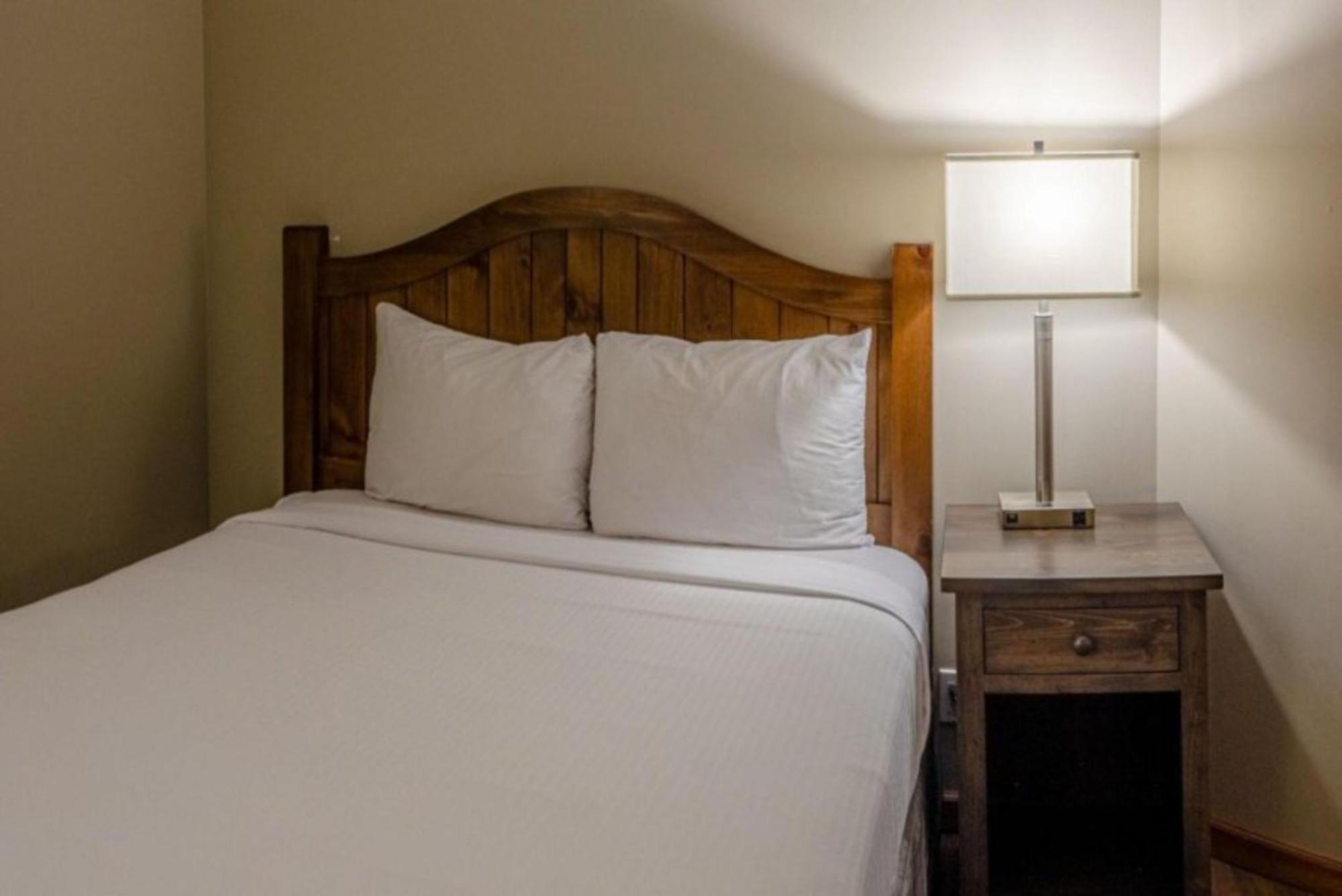 Cahilty Lodge Sun Peaks Extérieur photo