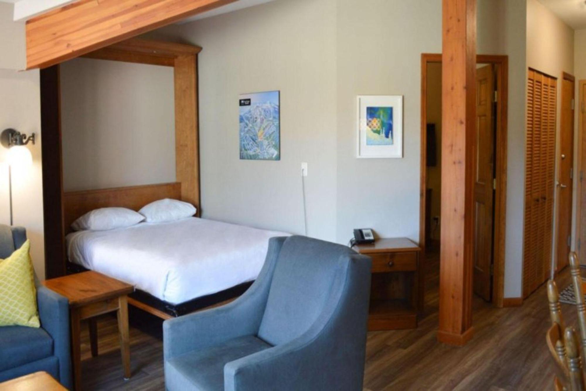Cahilty Lodge Sun Peaks Extérieur photo