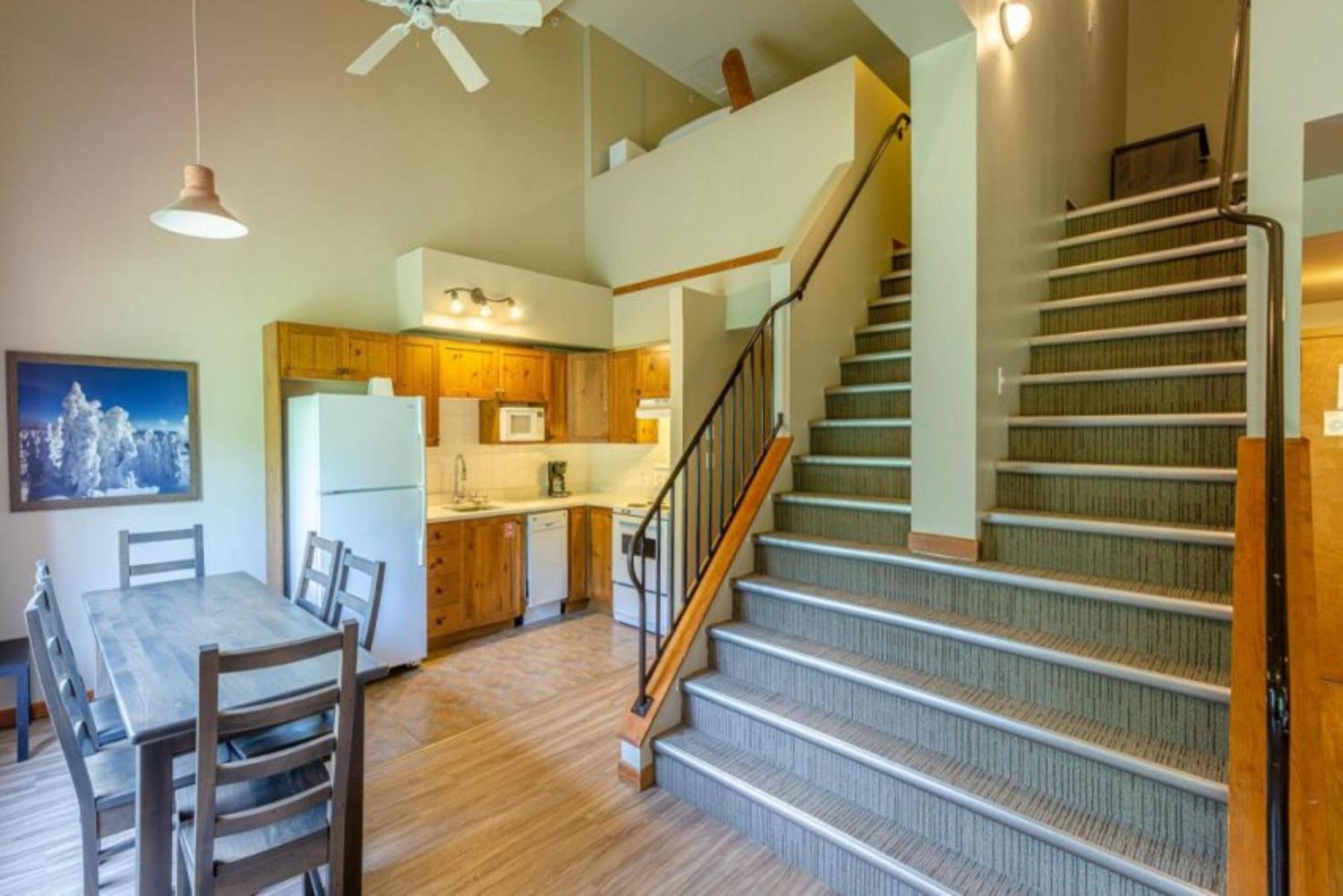Cahilty Lodge Sun Peaks Extérieur photo