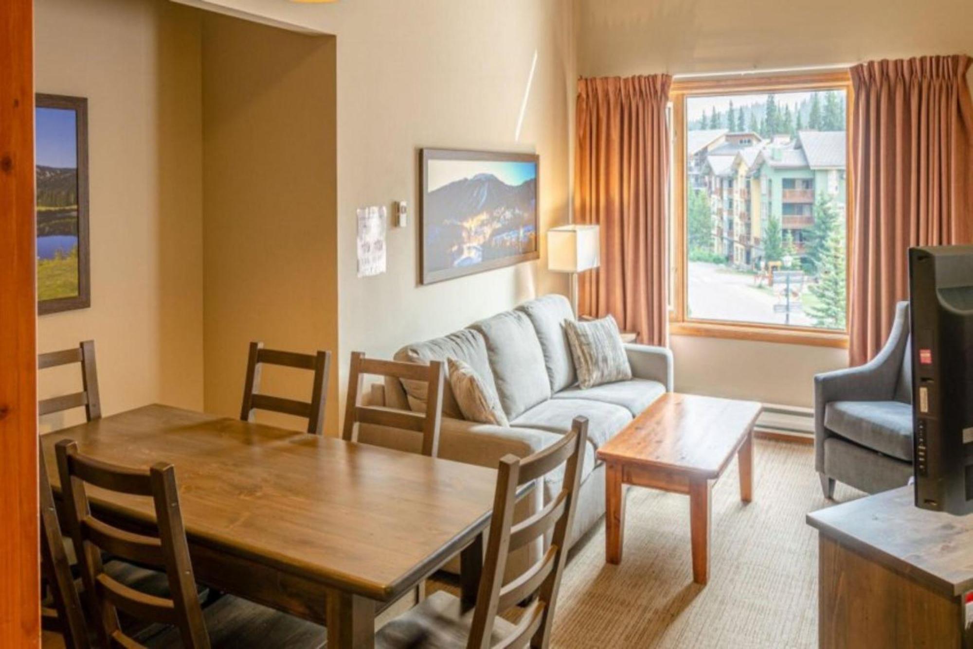 Cahilty Lodge Sun Peaks Extérieur photo
