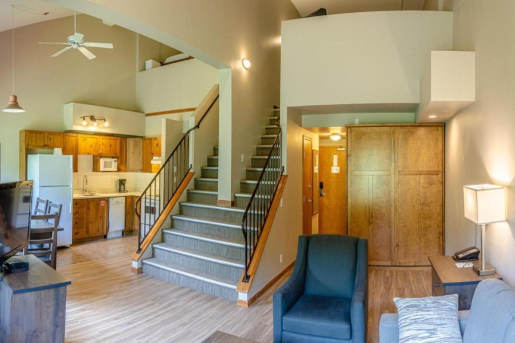 Cahilty Lodge Sun Peaks Extérieur photo