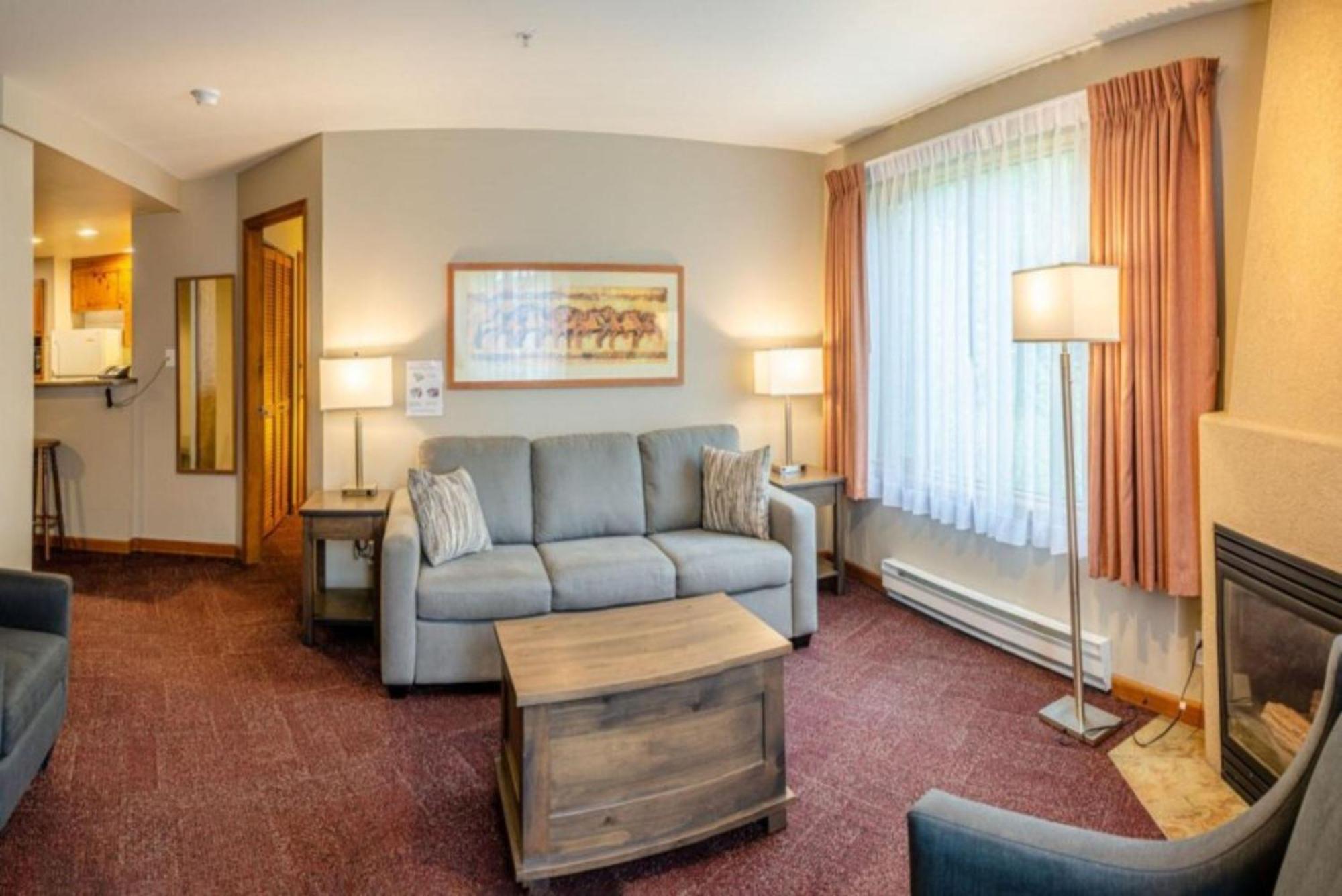 Cahilty Lodge Sun Peaks Extérieur photo