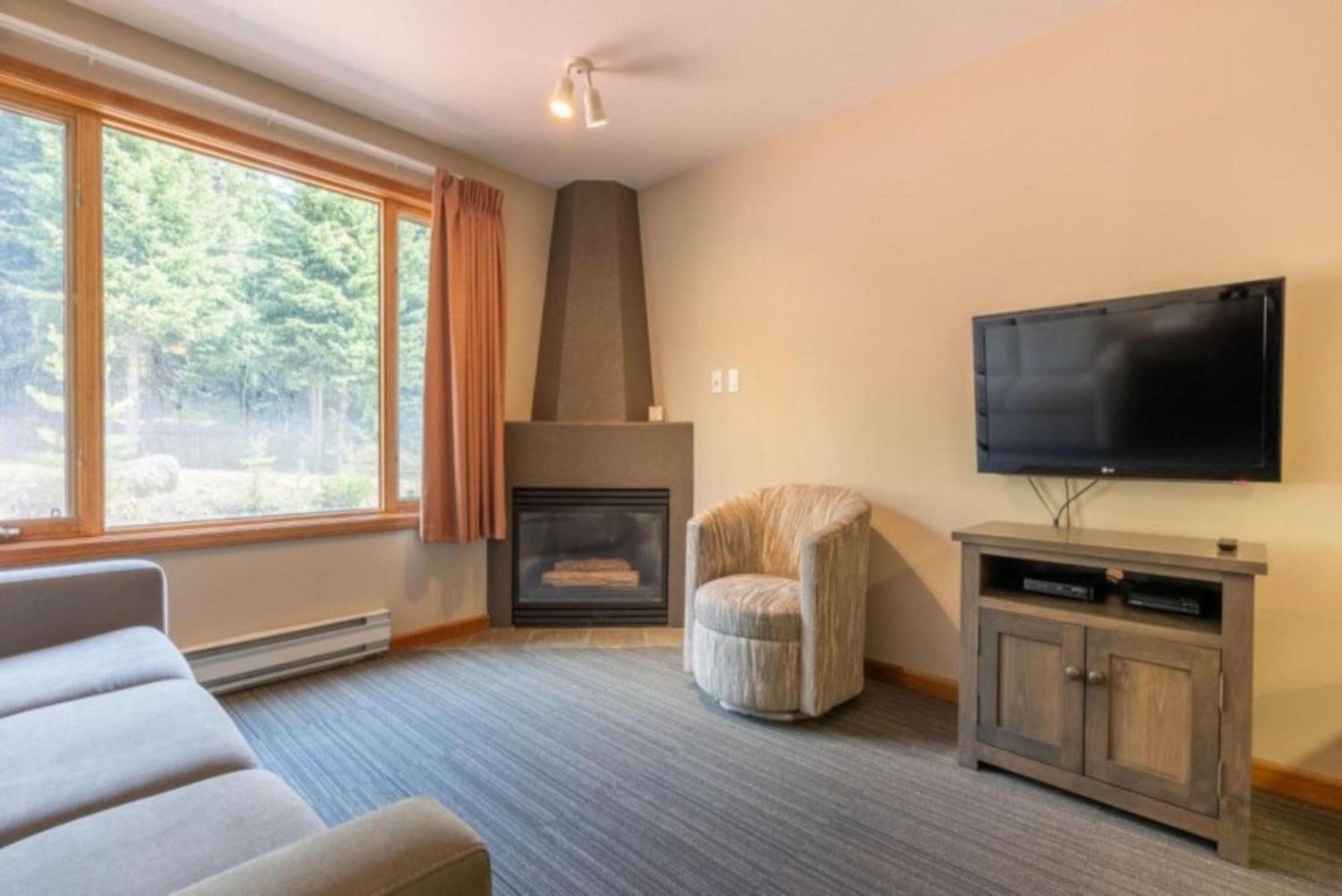 Cahilty Lodge Sun Peaks Extérieur photo
