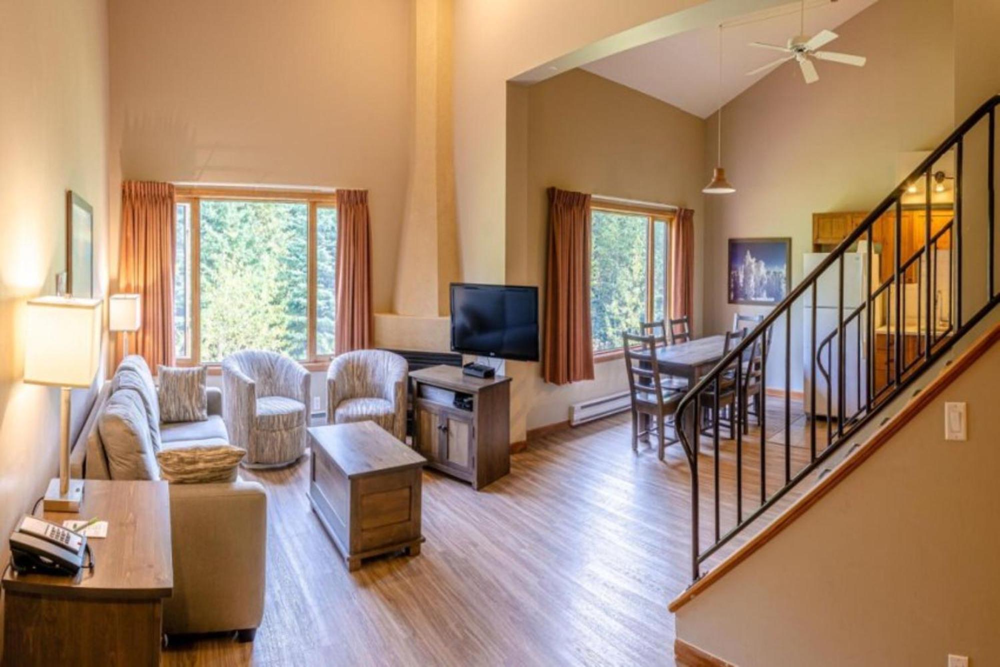 Cahilty Lodge Sun Peaks Extérieur photo