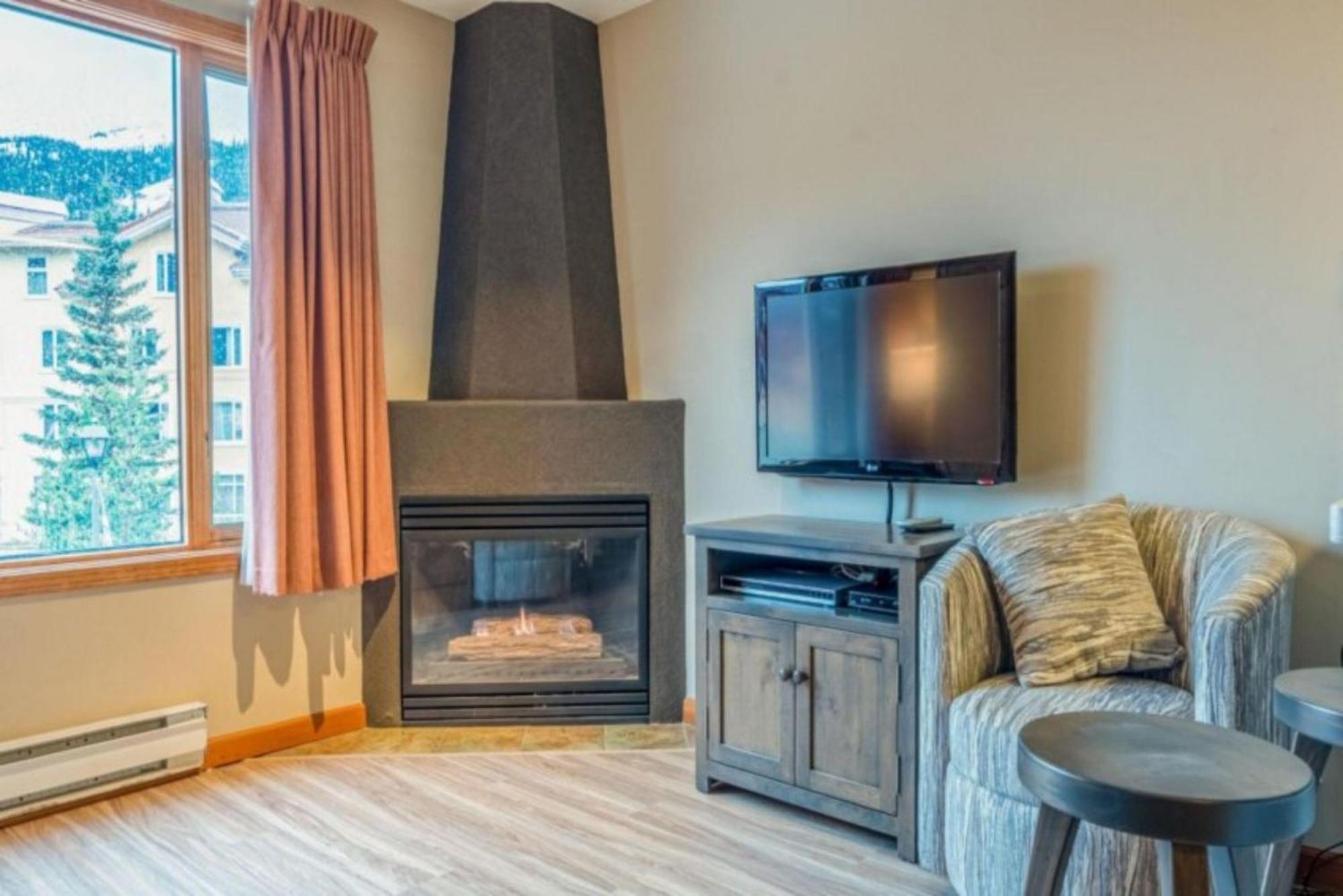 Cahilty Lodge Sun Peaks Extérieur photo