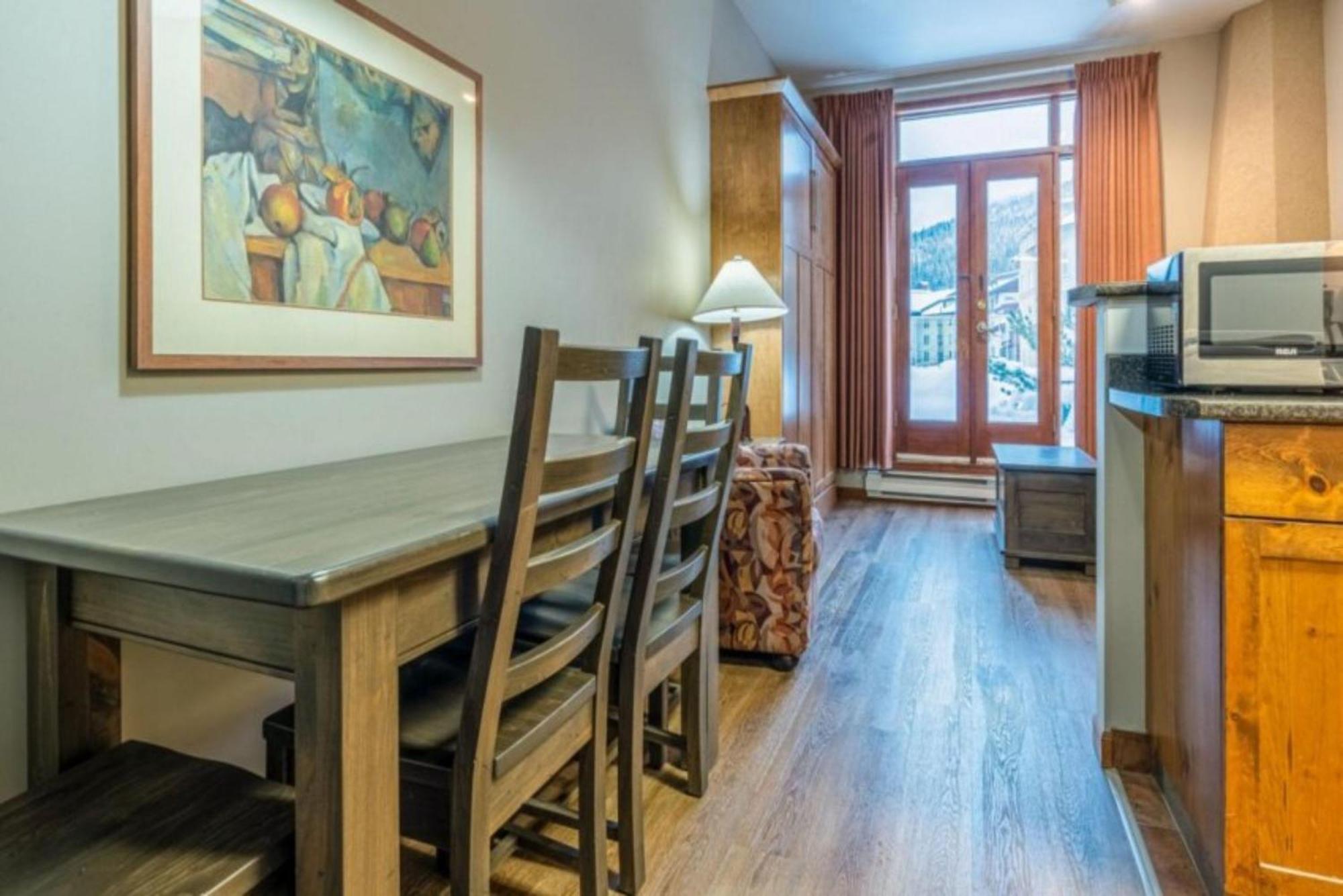 Cahilty Lodge Sun Peaks Extérieur photo
